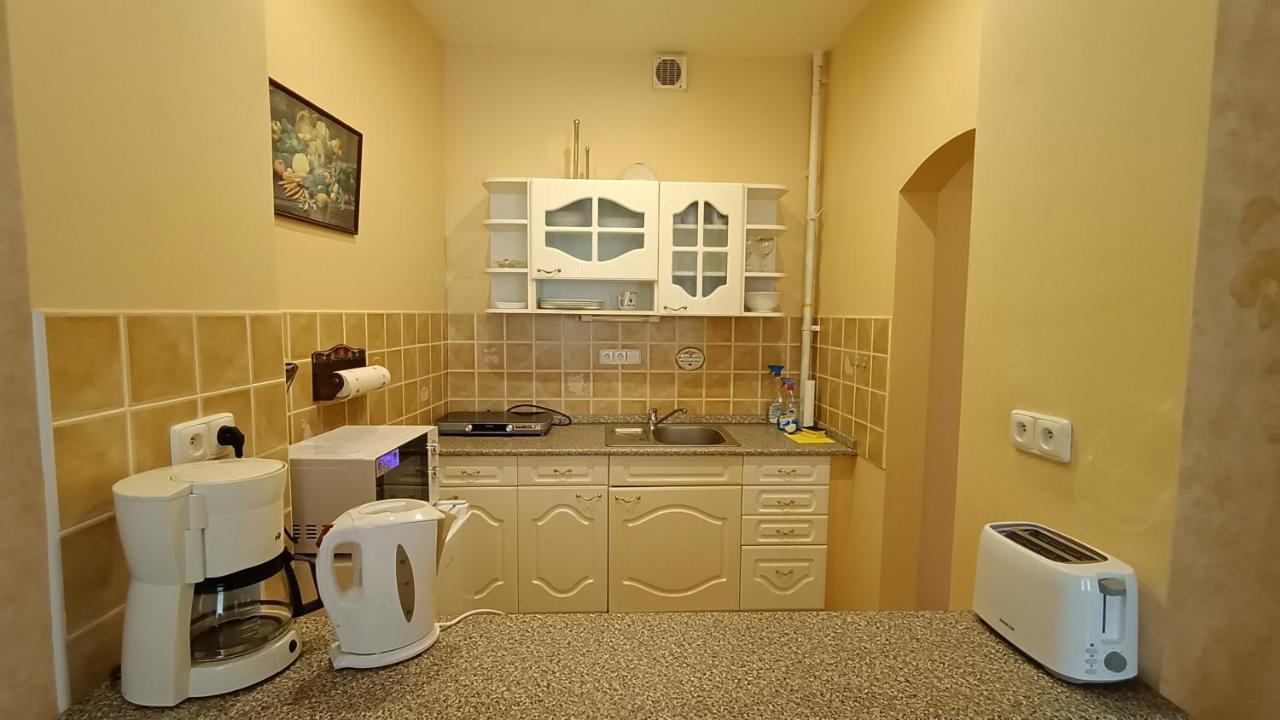 Apartments Stubsi With Colonnade View Κάρλοβι Βάρι Εξωτερικό φωτογραφία