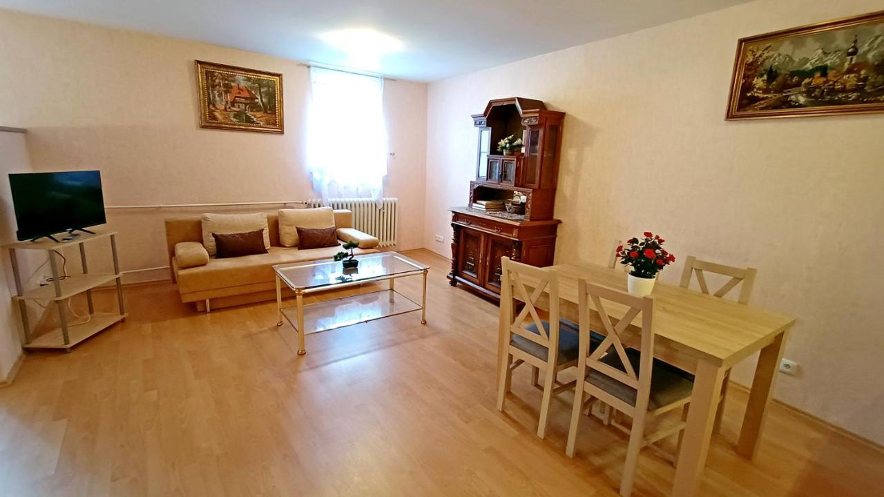 Apartments Stubsi With Colonnade View Κάρλοβι Βάρι Εξωτερικό φωτογραφία
