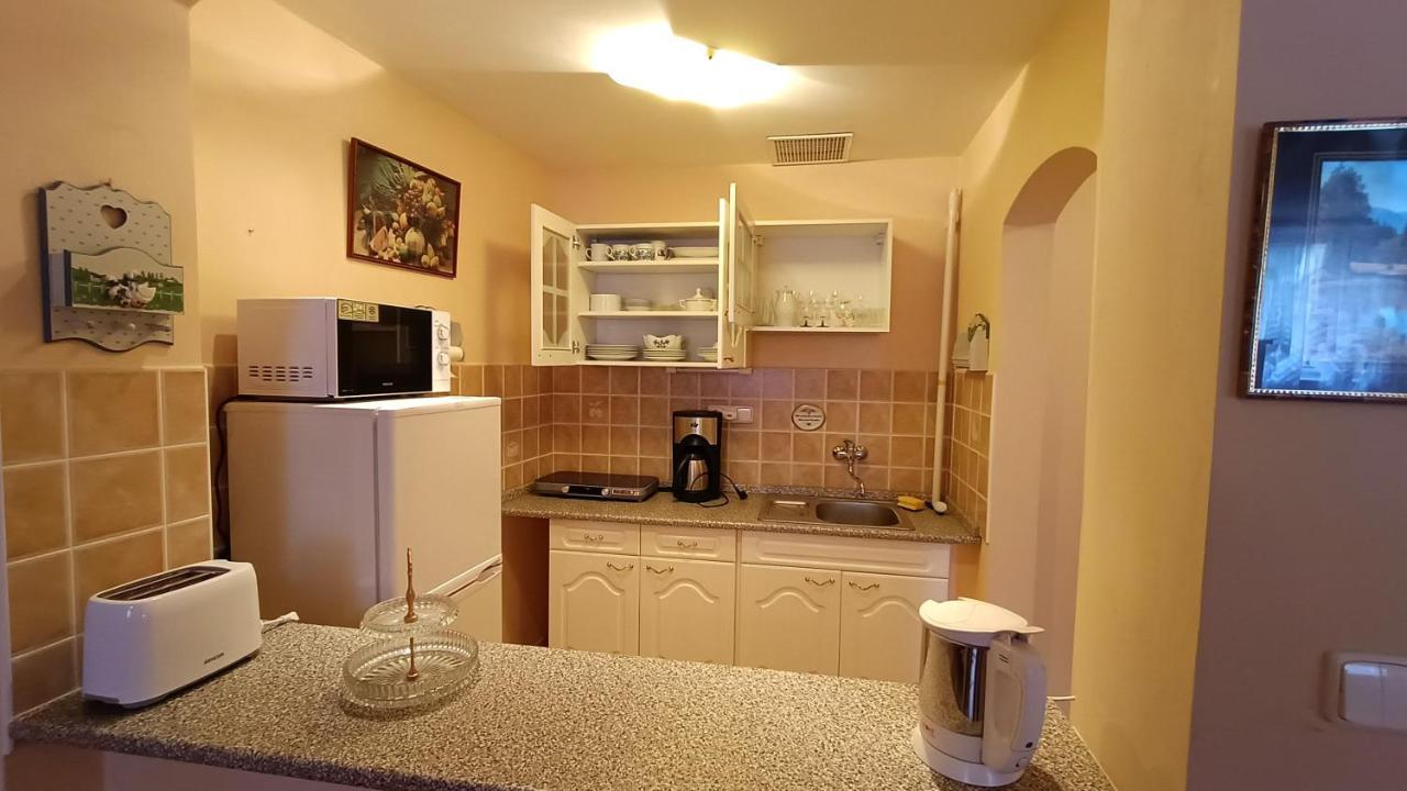 Apartments Stubsi With Colonnade View Κάρλοβι Βάρι Εξωτερικό φωτογραφία