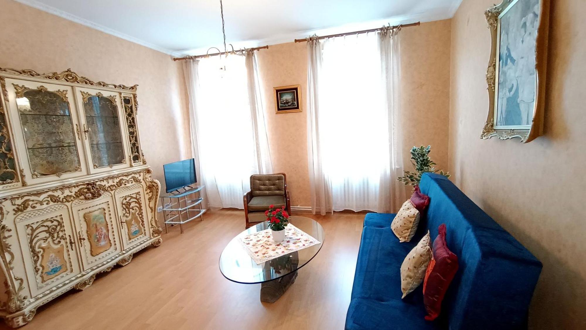 Apartments Stubsi With Colonnade View Κάρλοβι Βάρι Εξωτερικό φωτογραφία